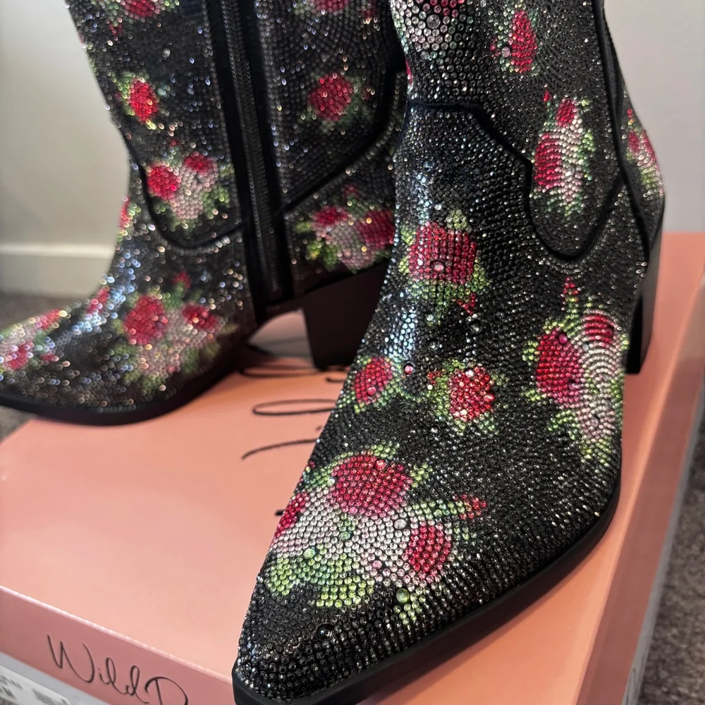 Wild Pair Size 7 Black Lacey Floral Crystal Bling Cowboy Boots / Booties NIB - Picture 9 of 13